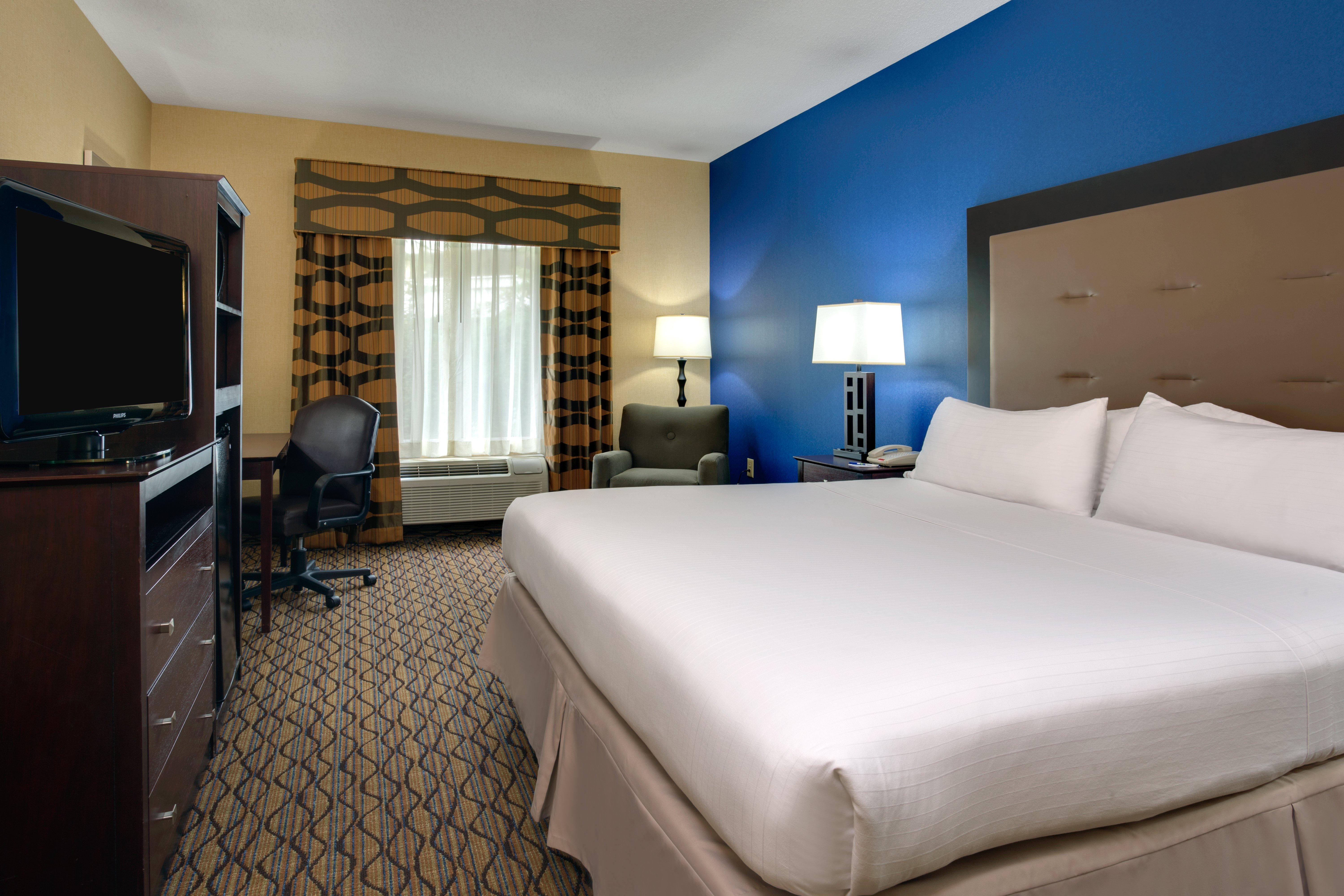 Holiday Inn Express Tower Center New Brunswick By Ihg East Brunswick Kültér fotó