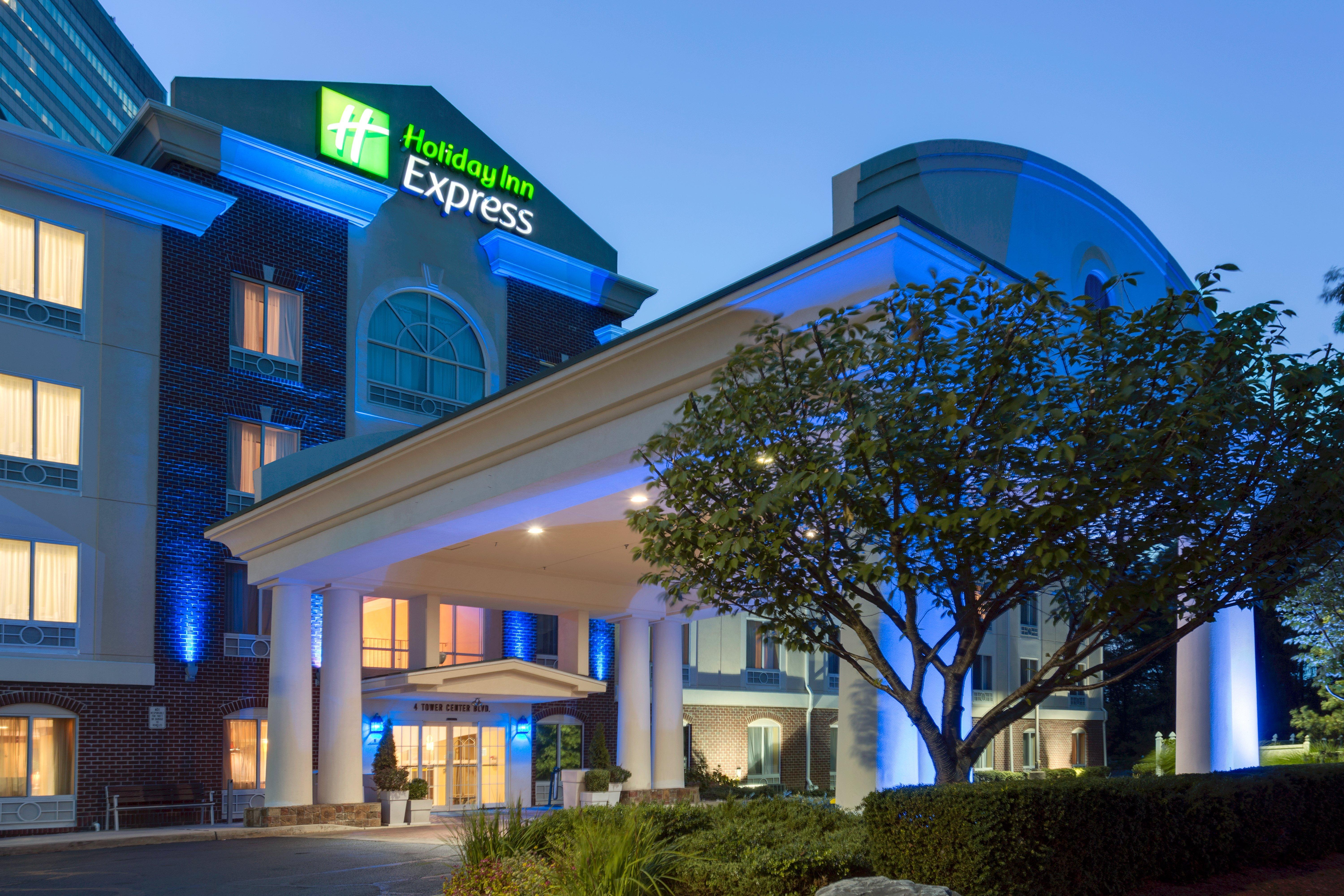 Holiday Inn Express Tower Center New Brunswick By Ihg East Brunswick Kültér fotó