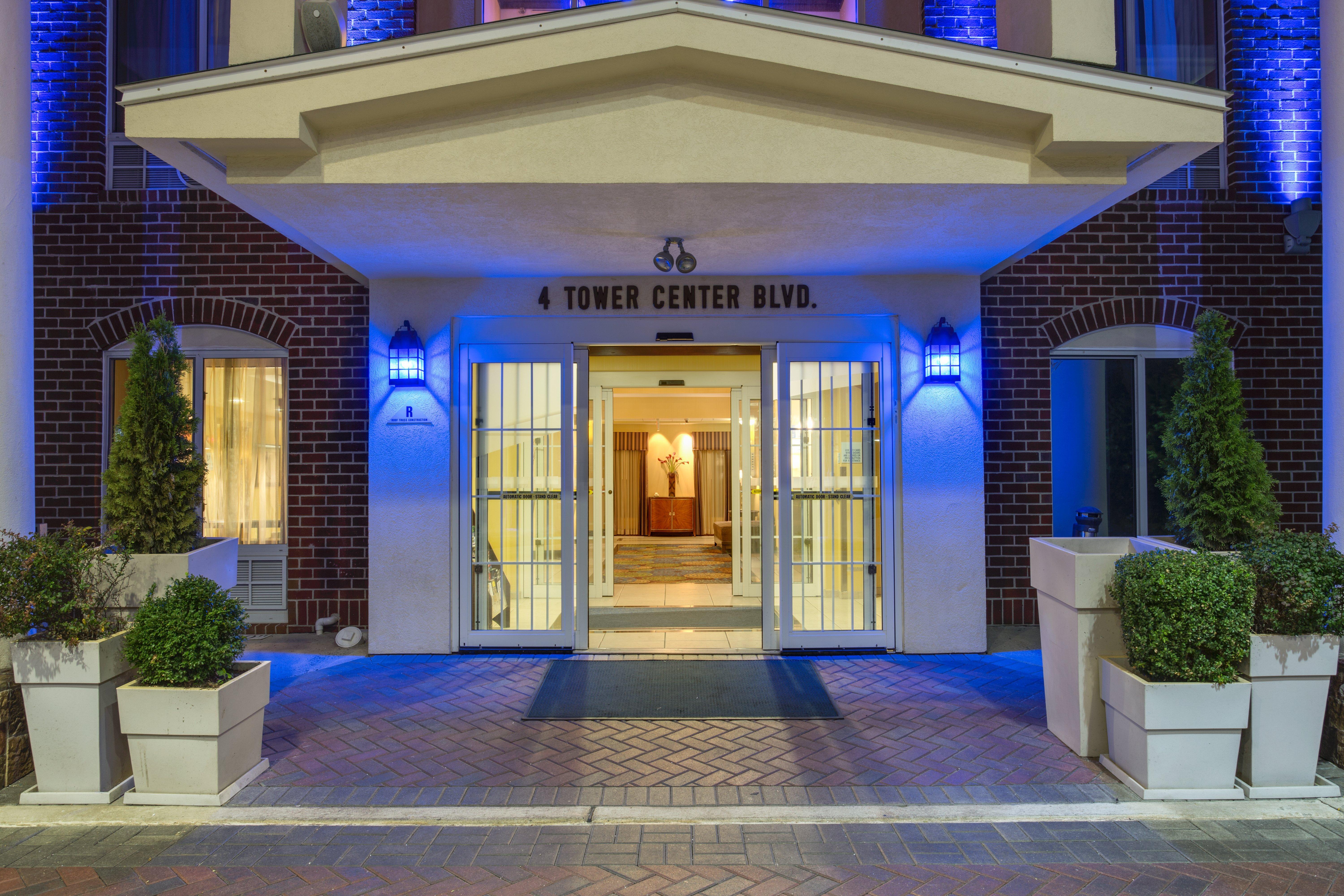 Holiday Inn Express Tower Center New Brunswick By Ihg East Brunswick Kültér fotó