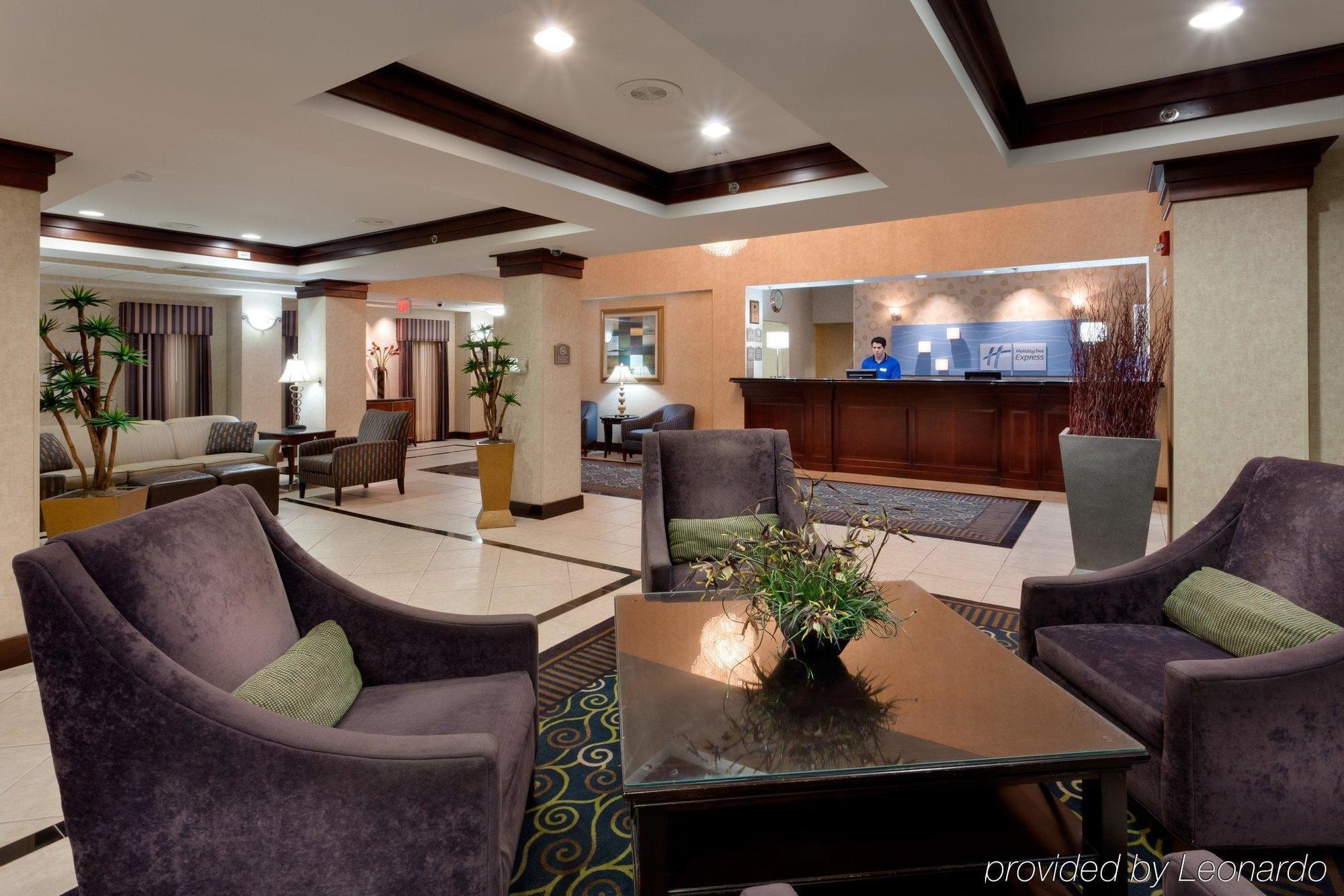 Holiday Inn Express Tower Center New Brunswick By Ihg East Brunswick Kültér fotó