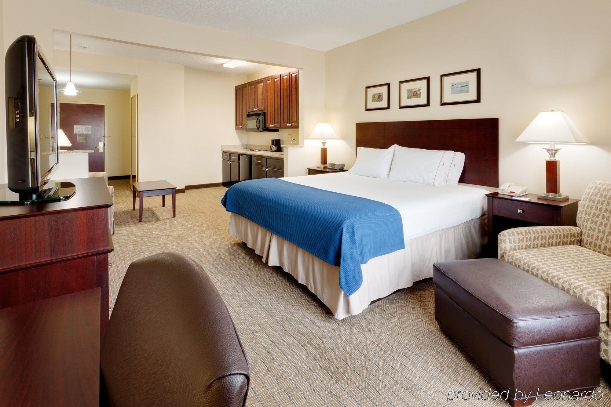 Holiday Inn Express Tower Center New Brunswick By Ihg East Brunswick Kültér fotó